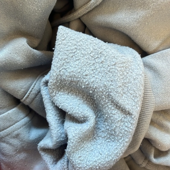 This is an H&M blue is gray hoodie in women's size medium - Picture 4 of 4